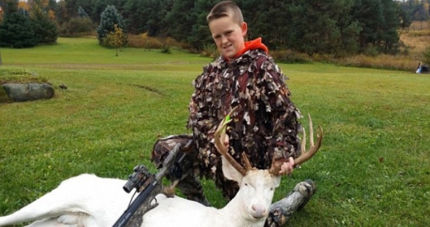 Boy, 11, shoots dead extremely rare albino deer - PHOTO