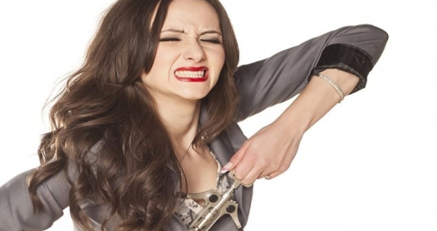 Use your shoe to open that bottle of wine - VIDEO