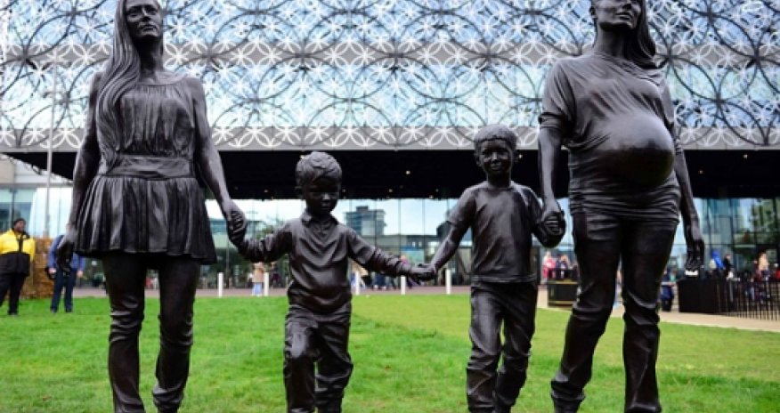 Is Gillian Wearing's family sculpture offensive to fathers?