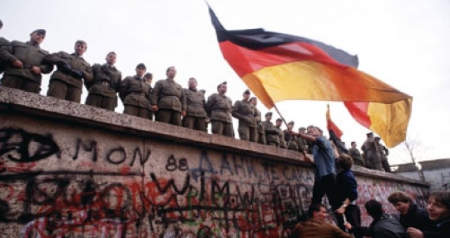 What the Fall of the Wall Did Not Change - STRATFOR