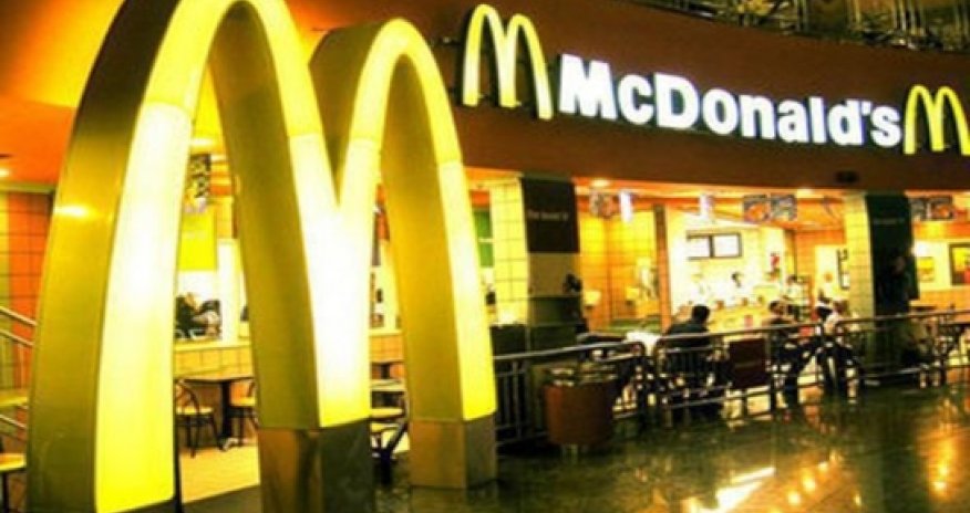 Суд наказал бакинца, пожаловавшегося на «McDonald’s Azerbaijan»