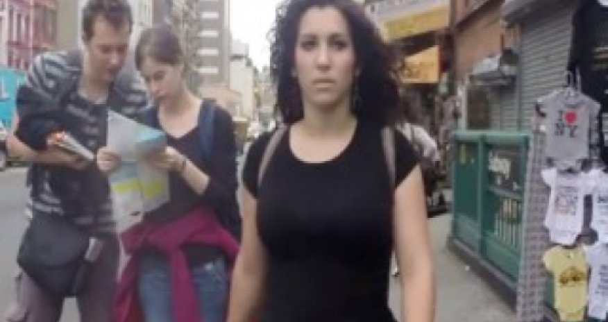 Девушка выяснила, сколько мужчин обратили на нее внимание -ВИДЕО