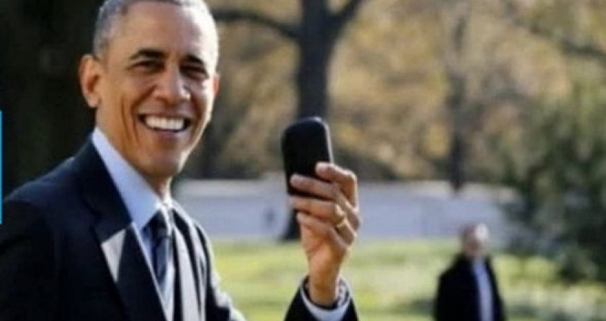 Обама выпрыгнул из вертолета ради мобильника