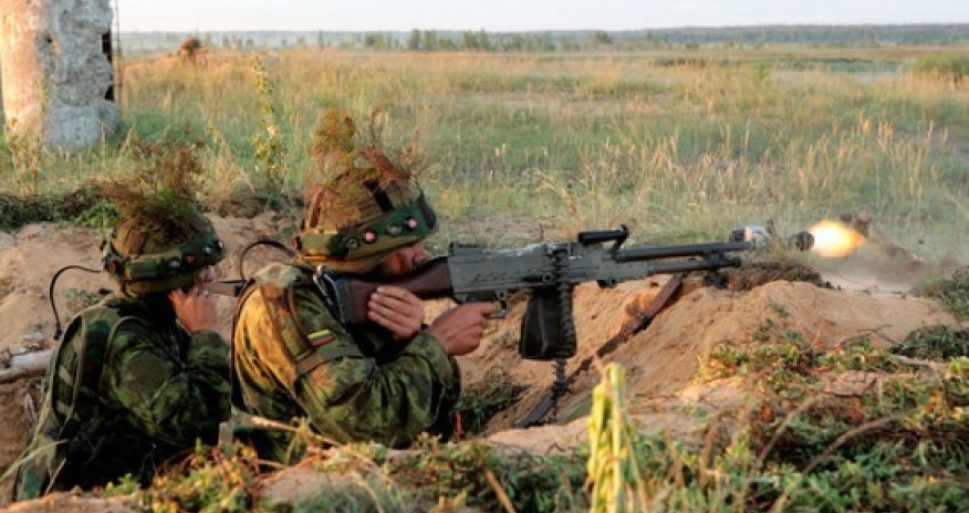 Армяне подвергли наши позиции интенсивному обстрелу