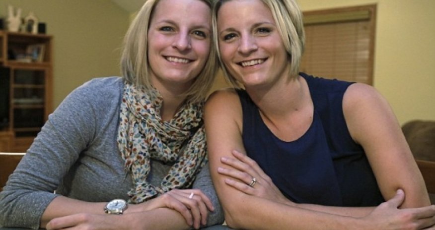 Twin receives breast reconstruction from her sister's STOMACH