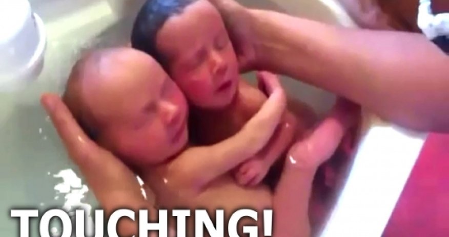 Astonishing video captures the unbreakable bond between twins - VIDEO