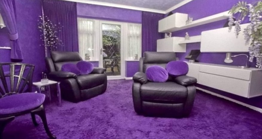 Semi-detached house is decorated entirely in PURPLE inside - PHOTO