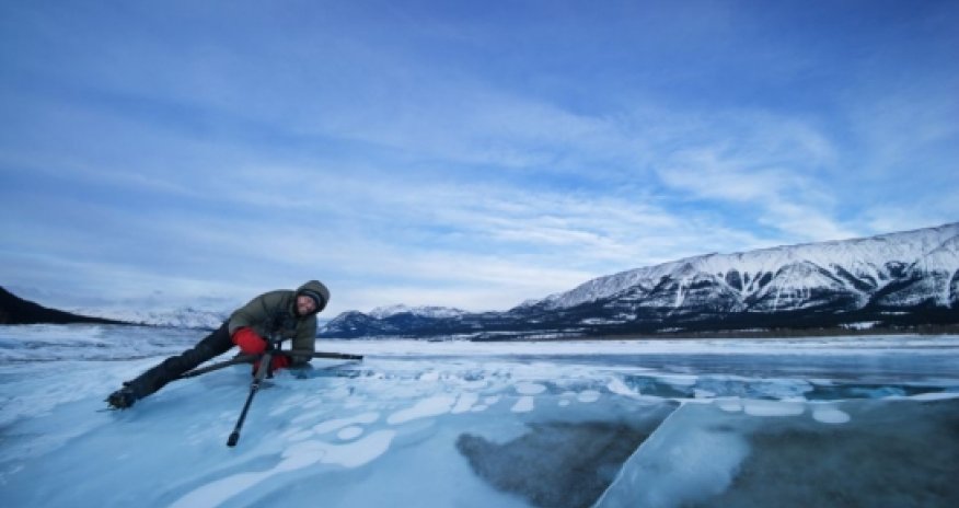 Eerie beauty of the toxic bubbles - PHOTO