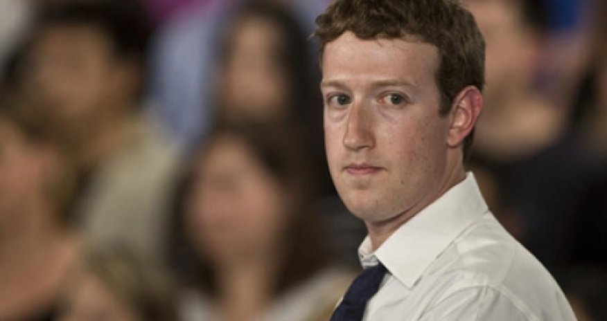 Zuckerberg’s big headache: Messaging app fans don’t use Facebook