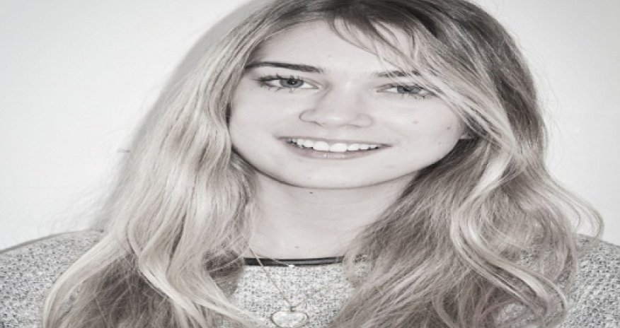 The art of selfie posing put to the test