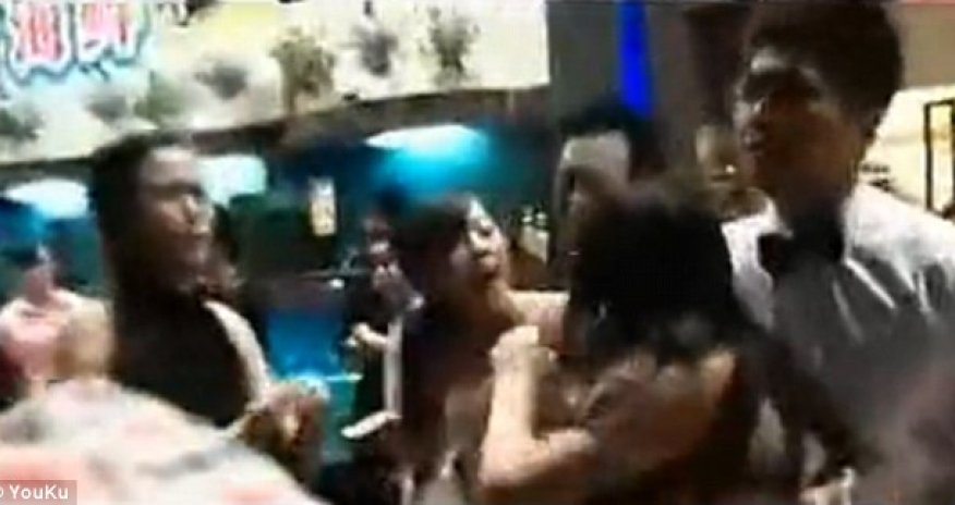 Catfight between bride and new husband's pregnant mistress - PHOTO+VIDEO