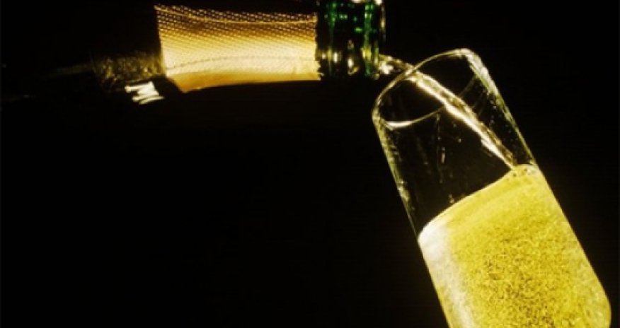 Experts 'prefer cheaper champagne'