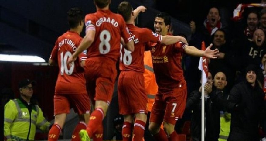 Four-goal Suarez destroys Norwich