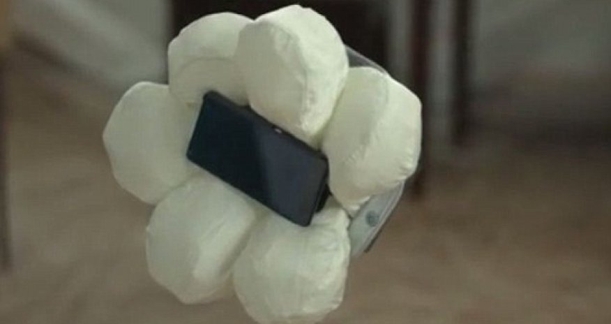 Honda releases smartphone airbag video - VIDEO