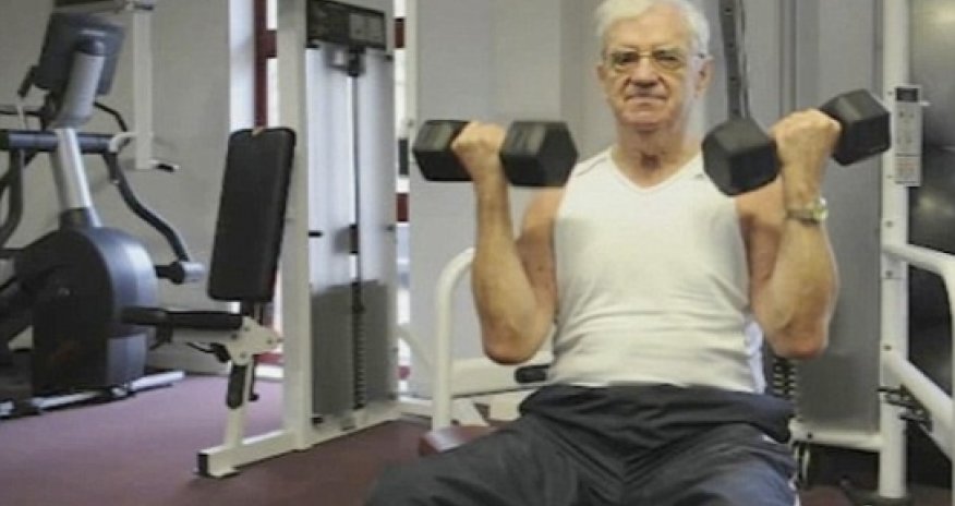 Super-fit grandfather is still pumping iron at 90 - VIDEO