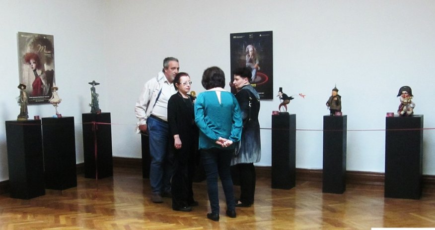 Lady of Puppet Kingdom PHOTO