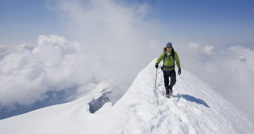 In the shadow of the pyramid - PHOTO