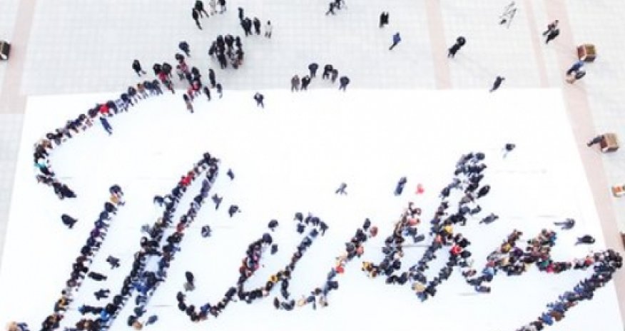 Flash mob forms president's signature