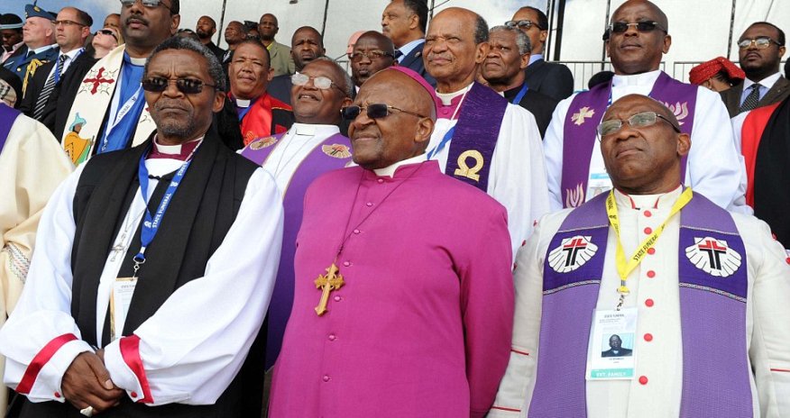 Mandela is laid to rest in his childhood home - PHOTO