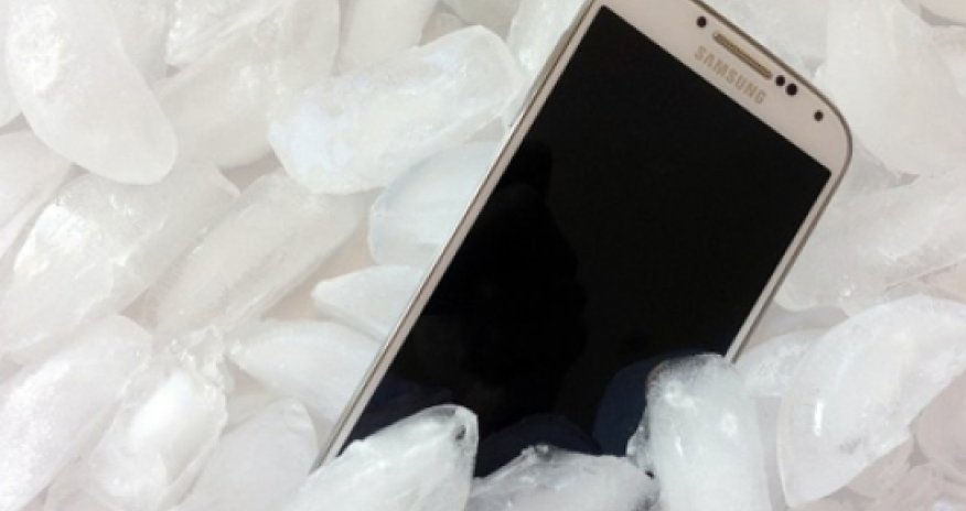 How to protect your phone in cold weather