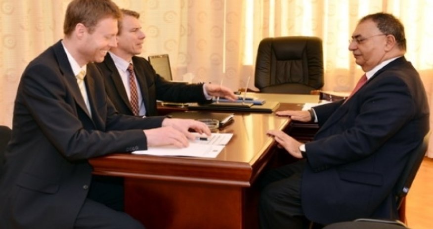 Asim Mollazade meets NATO officials in Baku