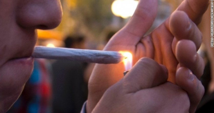 Pot smokers, schizophrenics may share similar brain changes