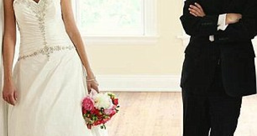 Widowed husband recreates wedding album - PHOTO