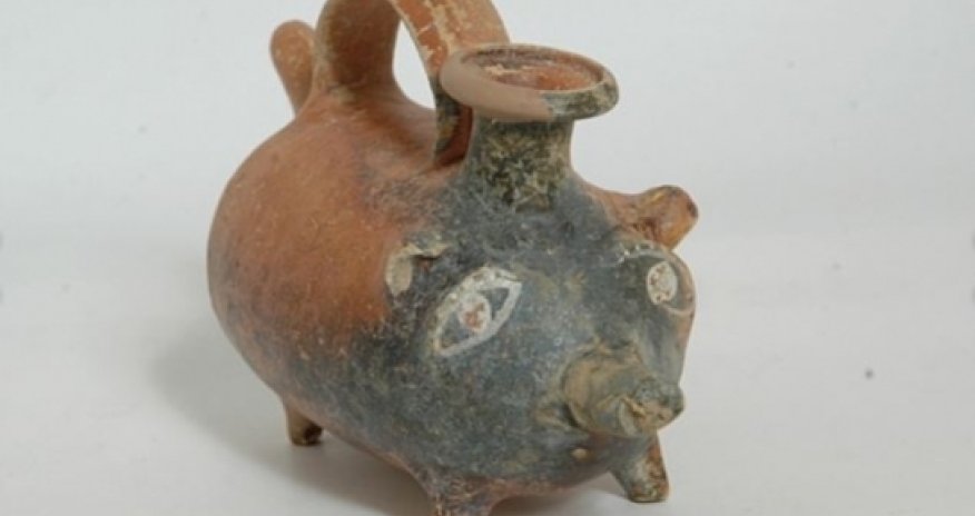 2,400-year-old terracotta baby bottle shaped like a PIG