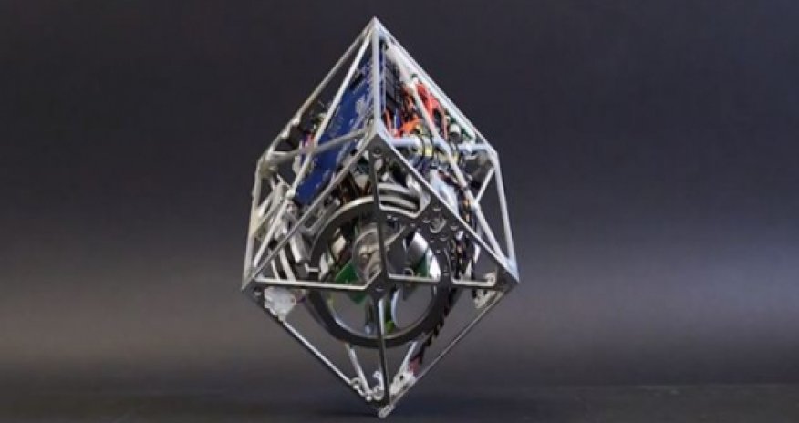 The cube that break dances - VIDEO