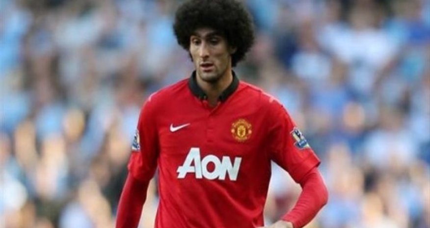 Fellaini out for six weeks after wrist surgery