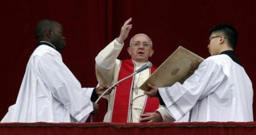 Atheists, work with us for peace, Pope says on Christmas