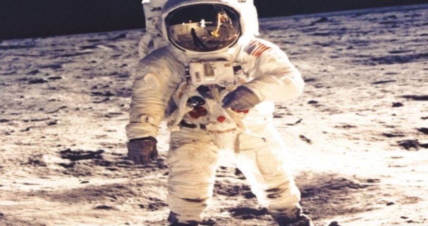 Nasa releases 17,000 photos from Apollo program