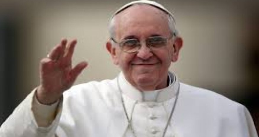 Pope Francis urges aid access to Syria in Christmas speech