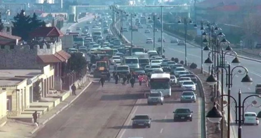 Baku limits traffic because of holiday celebrations