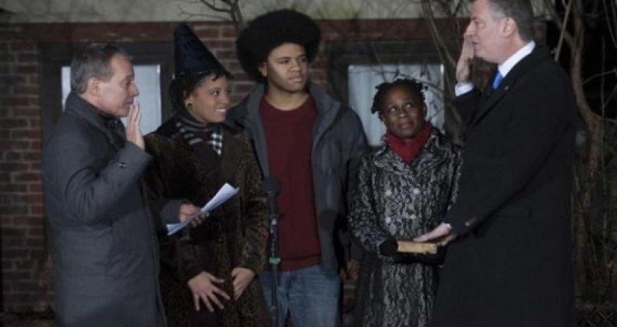 De Blasio sworn in as New York mayor, replacing Bloomberg