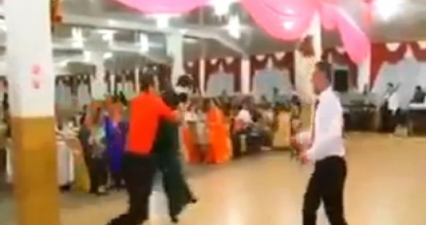 Odd incident on Azeri wedding - VIDEO