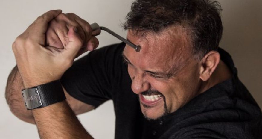 What a headstrong man - PHOTO