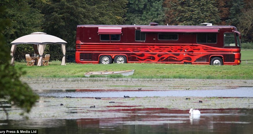 Motorhome that costs £8,000 a night - PHOTO