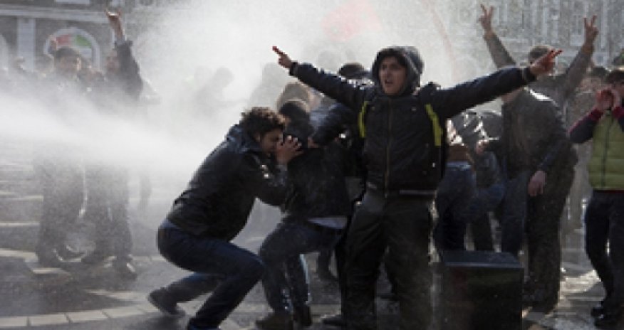 HRW says Azerbaijan's human rights record deteriorated last year