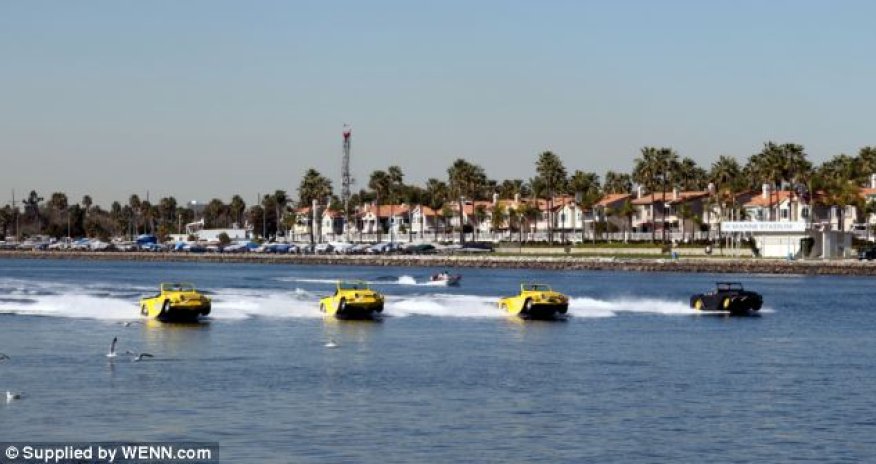 World's fastest amphibious vehicle can go from car to boat in just 15 sec - PHOTO+VIDEO