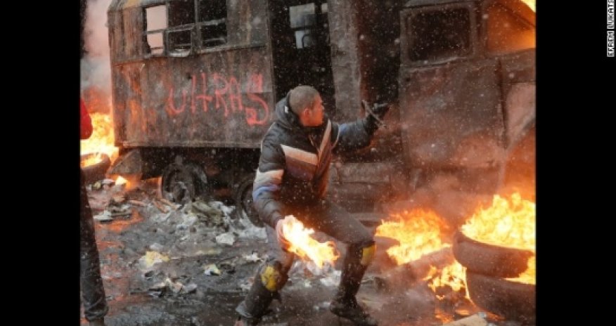 Ukraine protest movement: At least 4 killed in clashes with police
