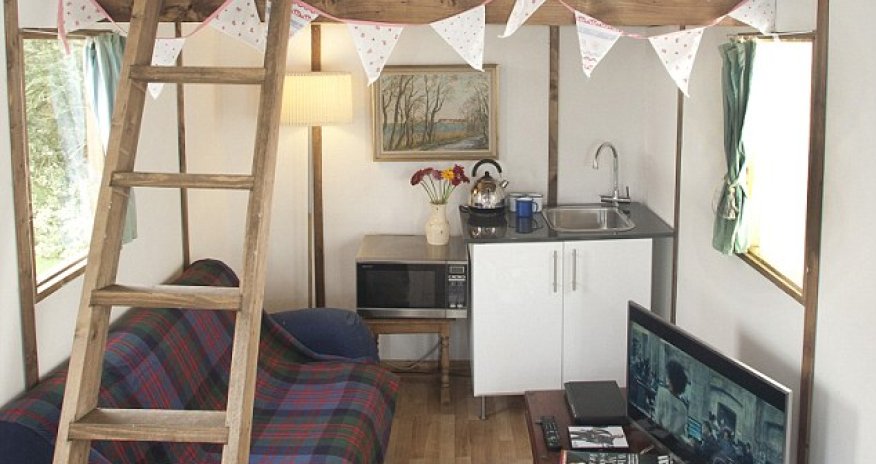 Could YOU build a flatpack house? - PHOTO