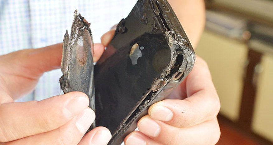 iPhone explodes in 8th grader’s back pocket after she sits on it - PHOTO