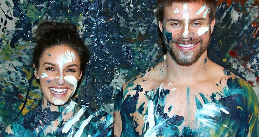 Streaks of passion and blurred action - PHOTO