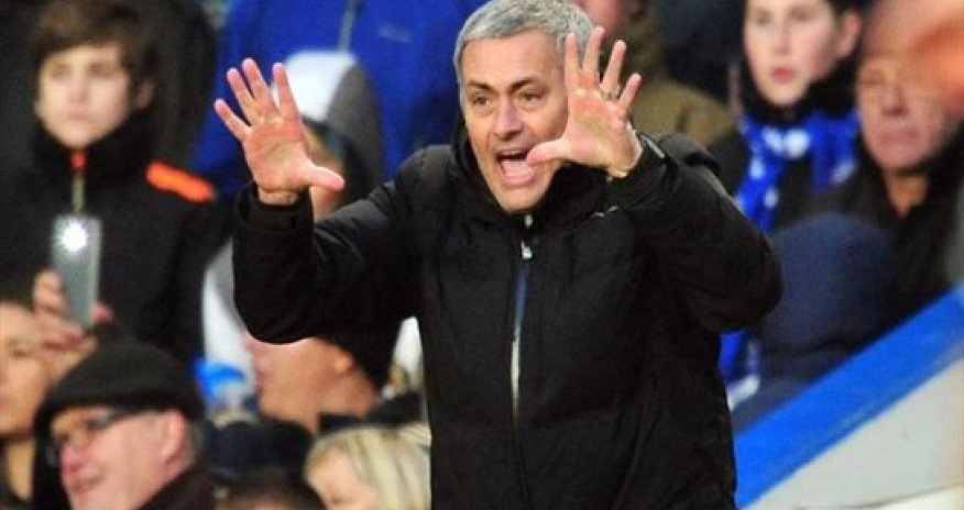 Mourinho: Liverpool have title race advantage