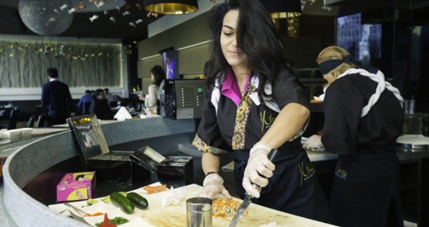 Nargiz Pashayeva's daughter in kitchen - PHOTO+VIDEO