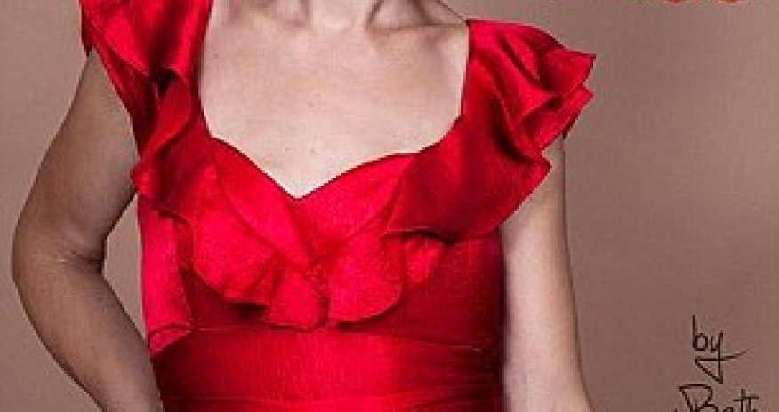 Mother-of-four bares horrific scars of her battle against cancer - PHOTO