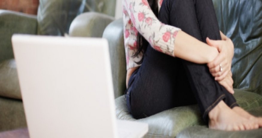 7 Post-Breakup Habits That Do More Harm Than Good