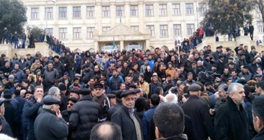 Baku protest against housing compensation