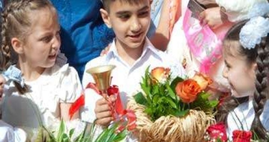 What's best date to start school year in Azerbaijan?